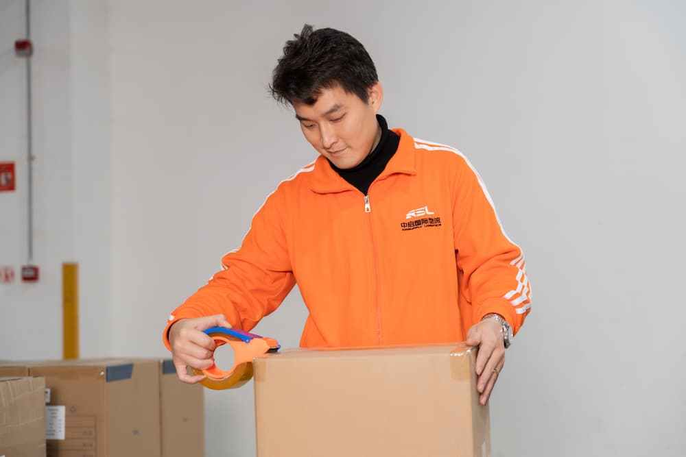 packing by Reliancecourierservice staff